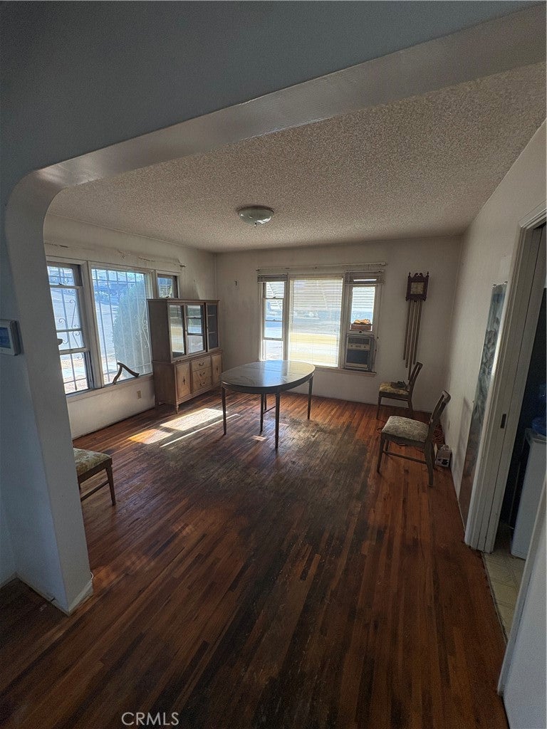 102 E 7th