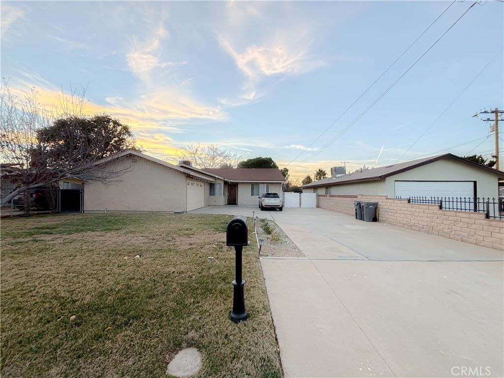 Photo of 42351 52nd St W, Lancaster, CA 93536 (MLS # SR26007054)