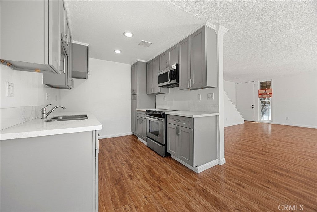 15500 Tustin Village 25
