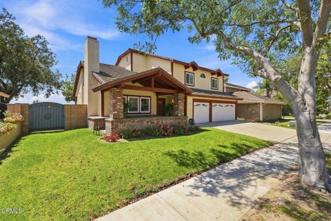 Photo of 1910 Ivanhoe Avenue, Oxnard, CA 93030 (MLS # V1-38393)
