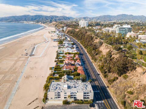Photo of Santa Monica, CA 90402 (MLS # 26861799)