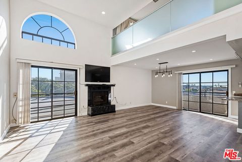 Photo of 3780 Ocean View Avenue #2, Los Angeles, CA 90066 (MLS # 26832319)