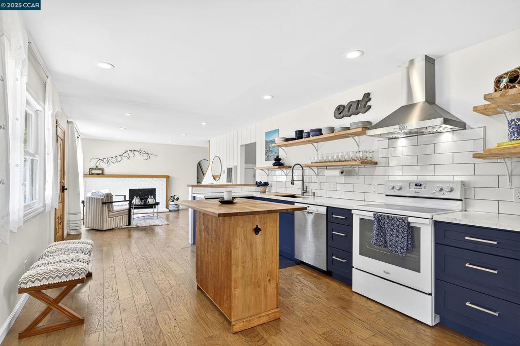 SHERWOOD FOREST - Residential
