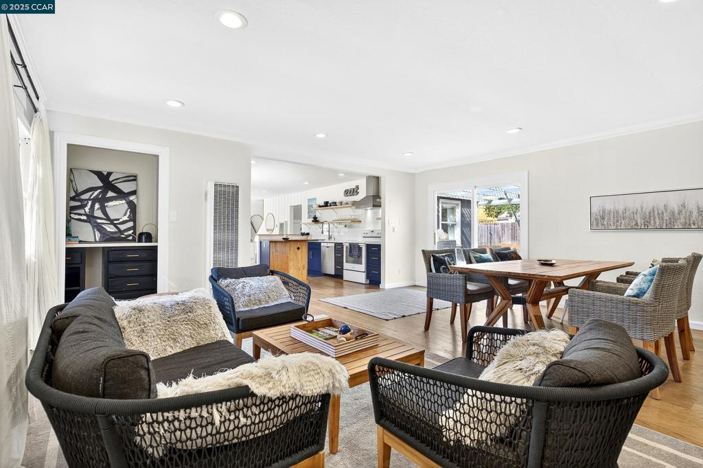 SHERWOOD FOREST - Residential