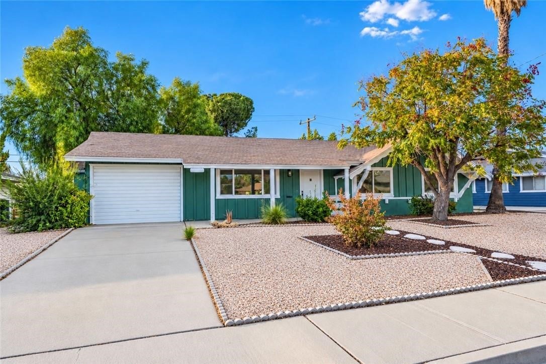 26790 Oakmont Drive