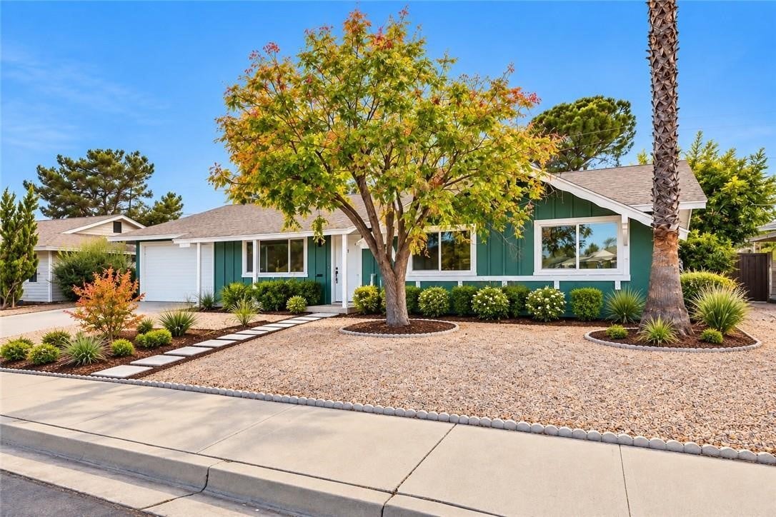 26790 Oakmont Drive