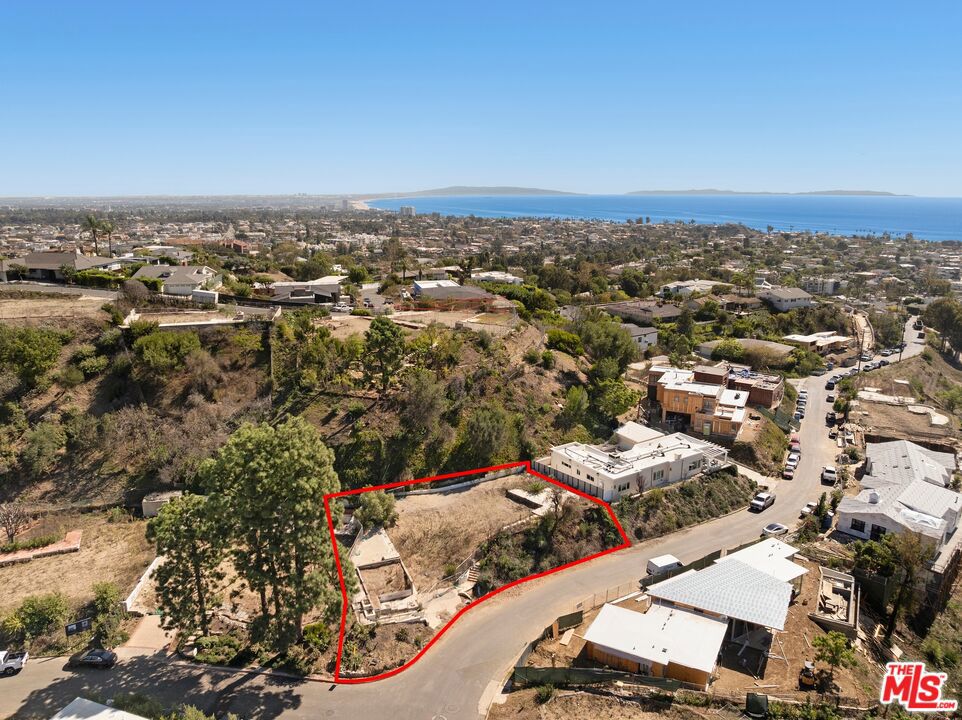 Photo of 1140 Las Lomas Avenue, Pacific Palisades, CA 90272 (MLS # 26102877)