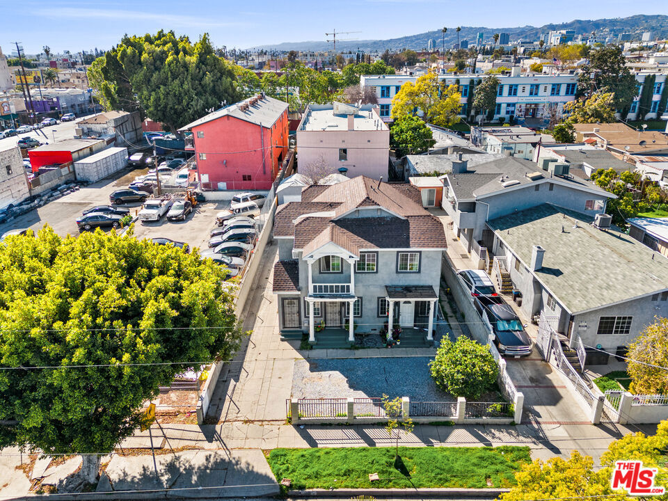 1117 N Alexandria Avenue