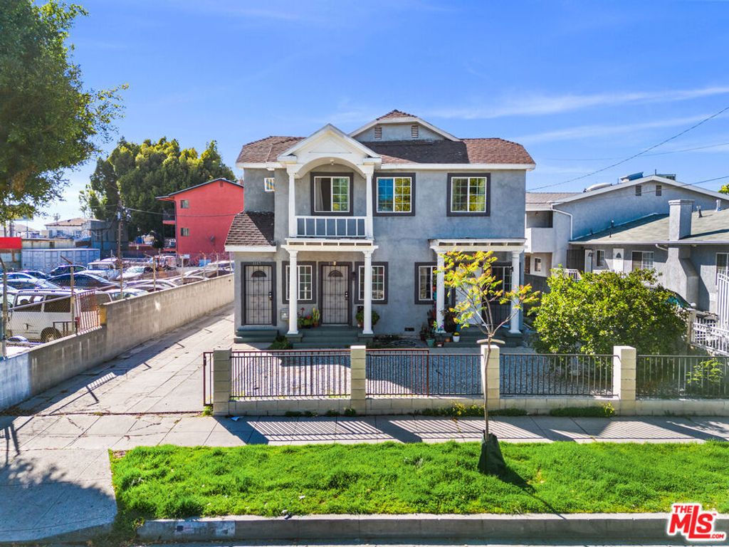 Photo of 1117 N Alexandria Avenue, Los Angeles, CA 90029 (MLS # 26726463)
