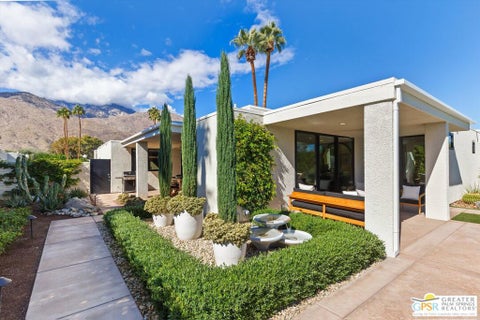 Tiny photo for 1838 Via Isla, Palm Springs, CA 92264 (MLS # 26104804PS)