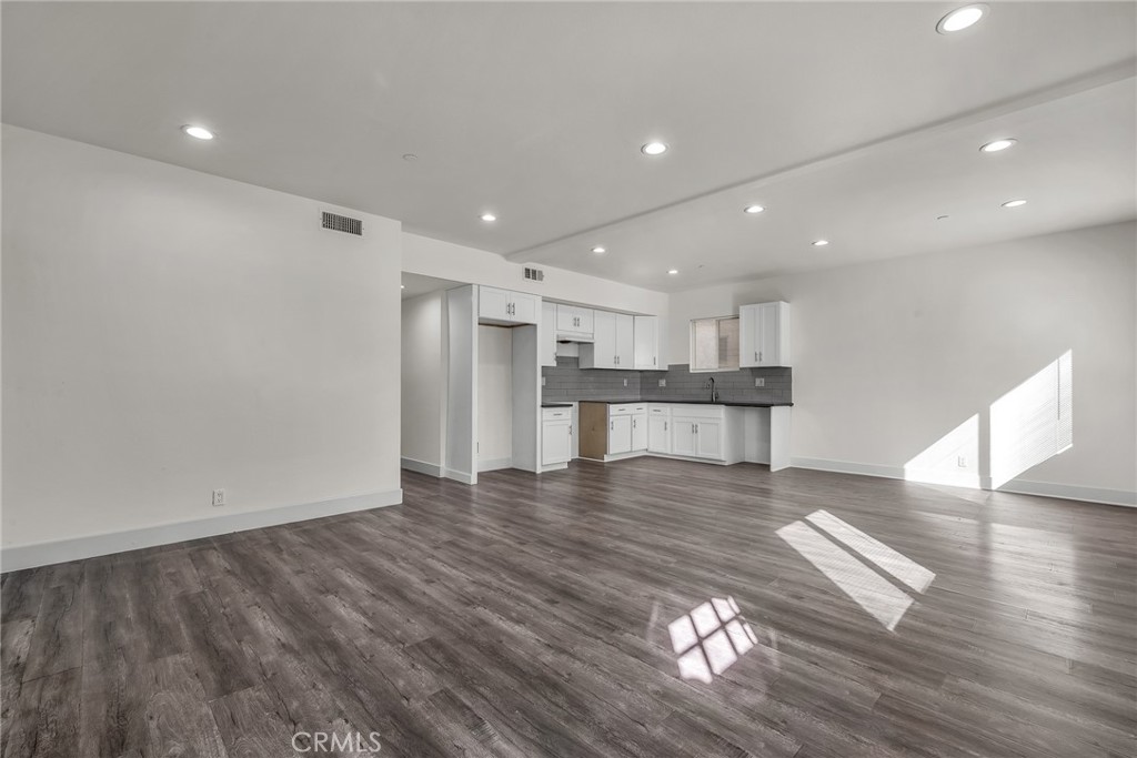 755 E 84th
