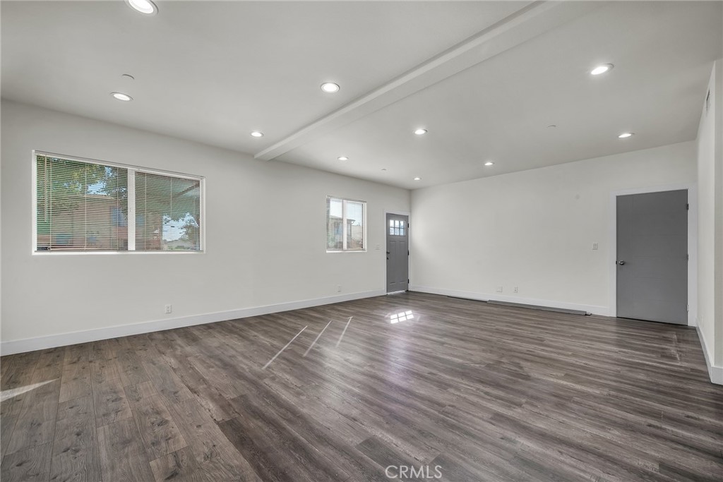 755 E 84th