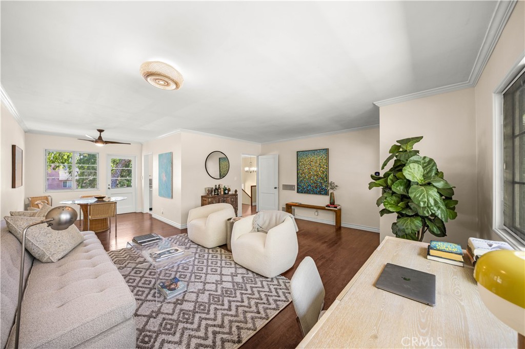5150 1/2 Village Grn