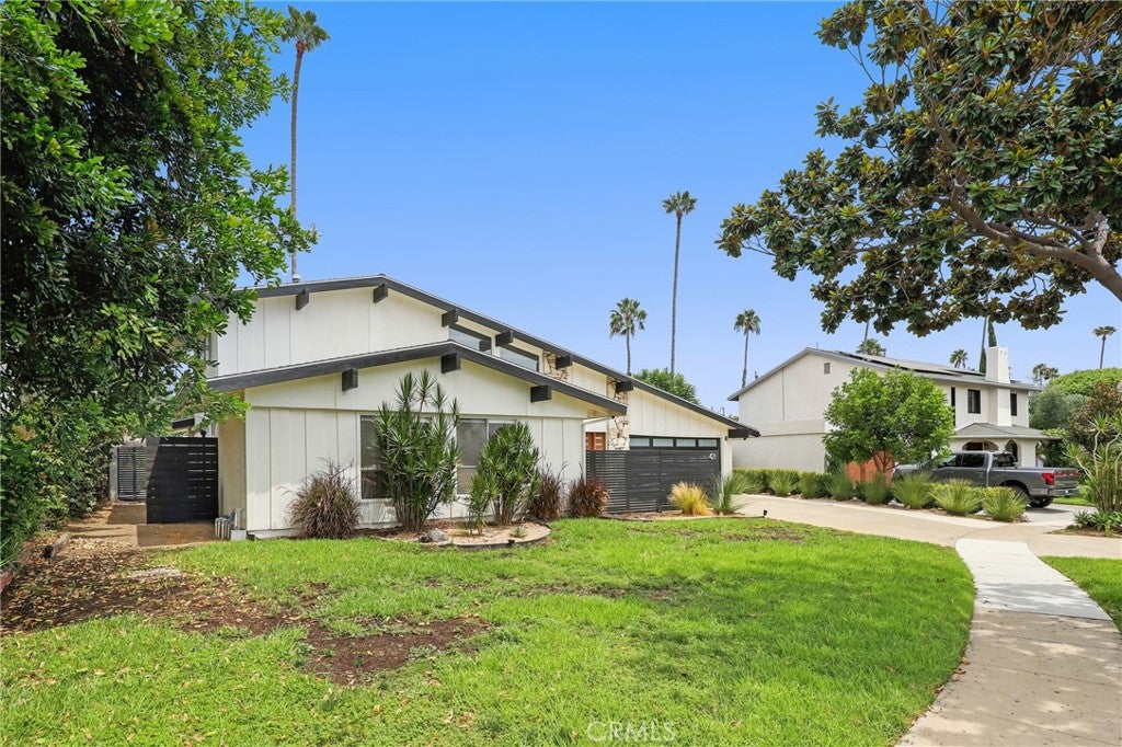 421 Larry Lane