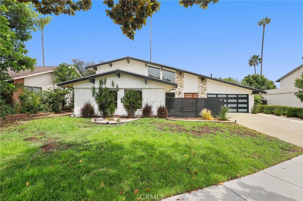 421 Larry Lane