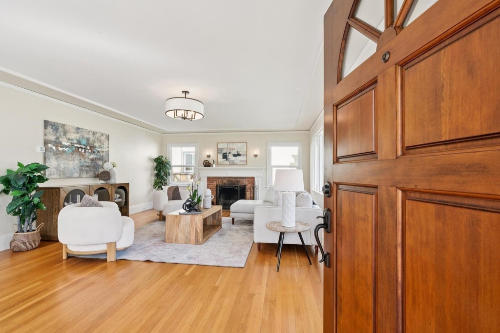 845 845 Woodland AVE