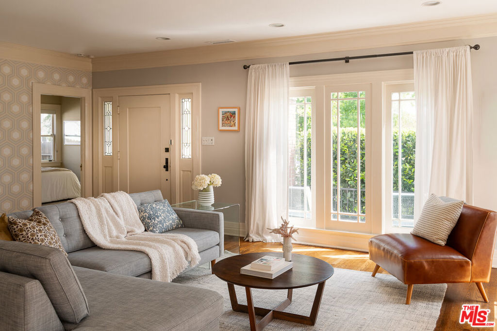 101 N Arden Boulevard