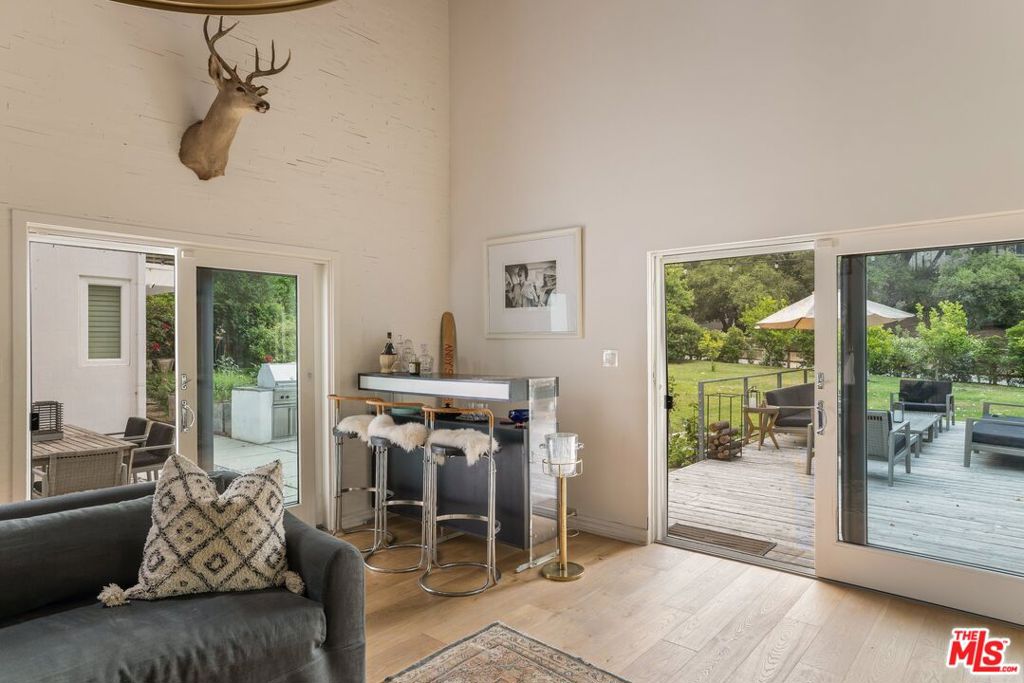 959 Crater Oak Drive
