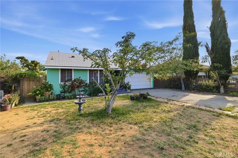 Photo of 1620 E Avenue Q10, Palmdale, CA 93550 (MLS # SR26062387)