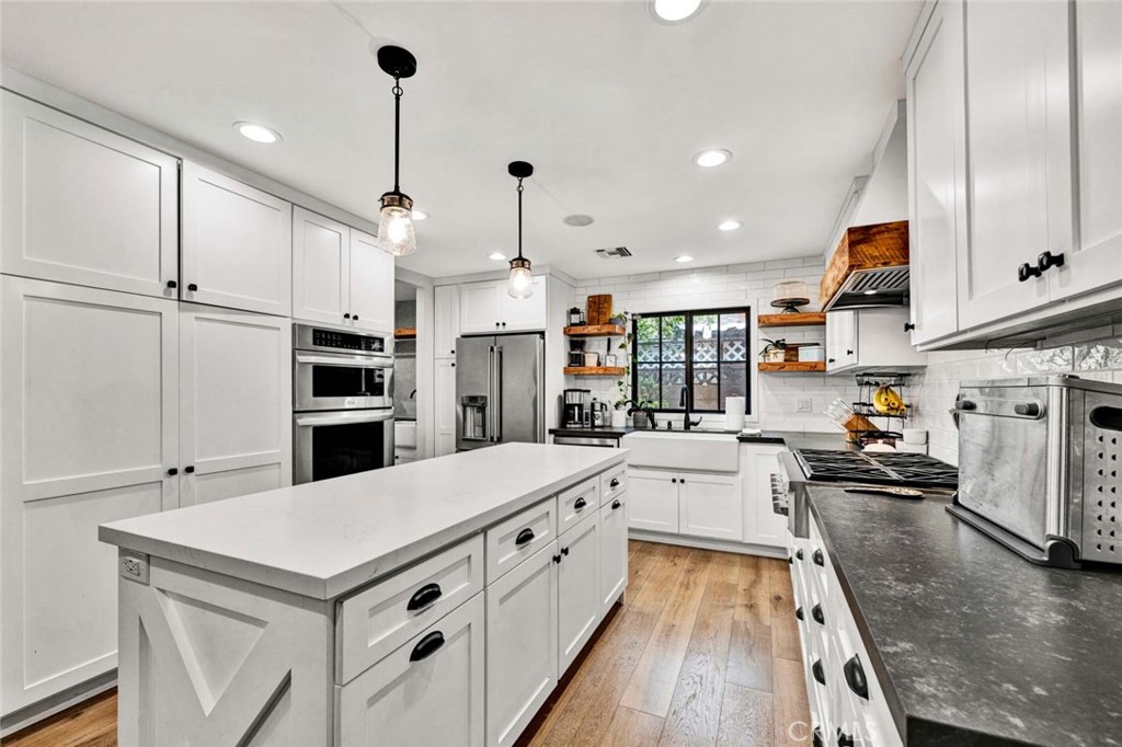 10691 Henderson Avenue