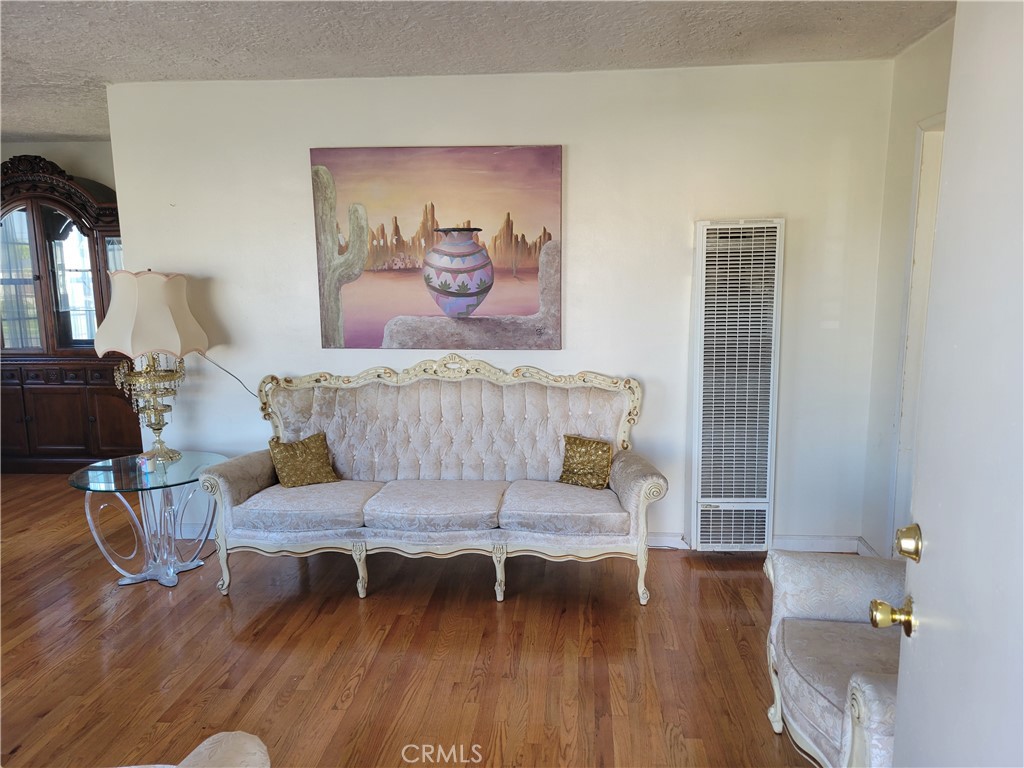 Properties 3 1220 E 121st