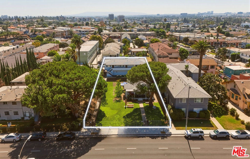 831 Centinela Avenue