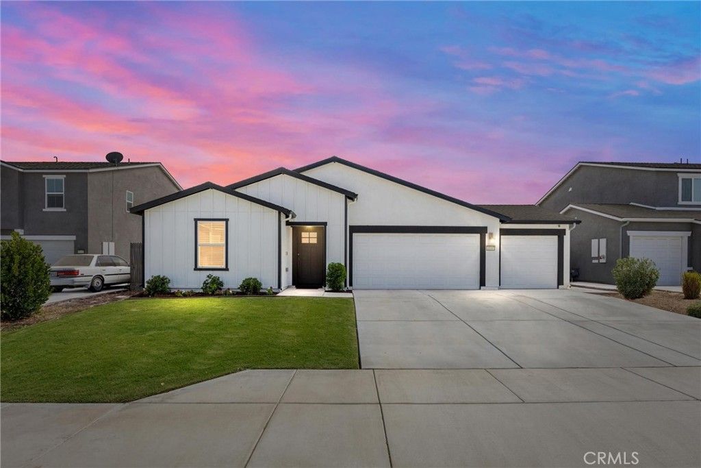 Photo of 10107 Estacada Avenue, Bakersfield, CA 93311 (MLS # SR25226324)