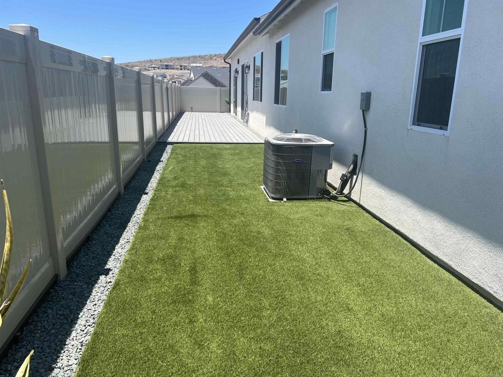 1624 Calle Oxton 2