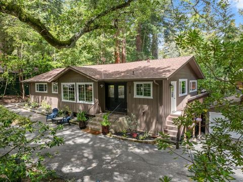 Photo of 220 Lake Drive, Boulder Creek, CA 95006 (MLS # ML82040496)
