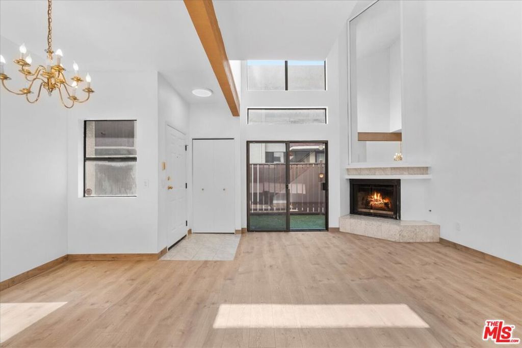 Photo of 6323 Reseda Boulevard #6, Tarzana, CA 91335 (MLS # 26733895)