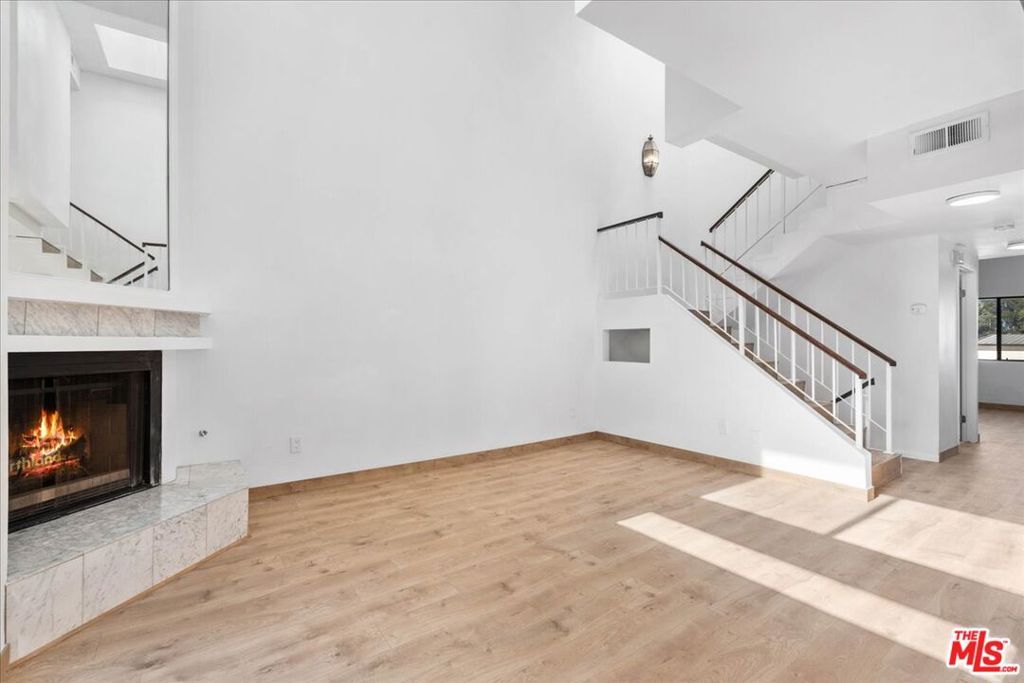 Photo of 6323 Reseda Boulevard #6, Tarzana, CA 91335 (MLS # 26733895)