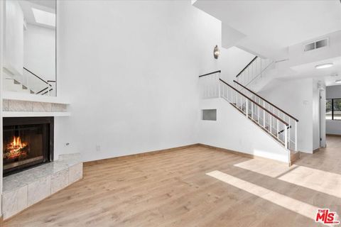 Photo of 6323 Reseda Boulevard #6, Tarzana, CA 91335 (MLS # 26733895)