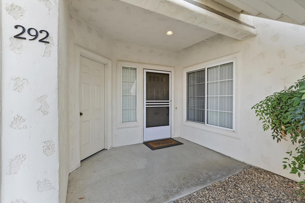 292 Vista Royale Circle W