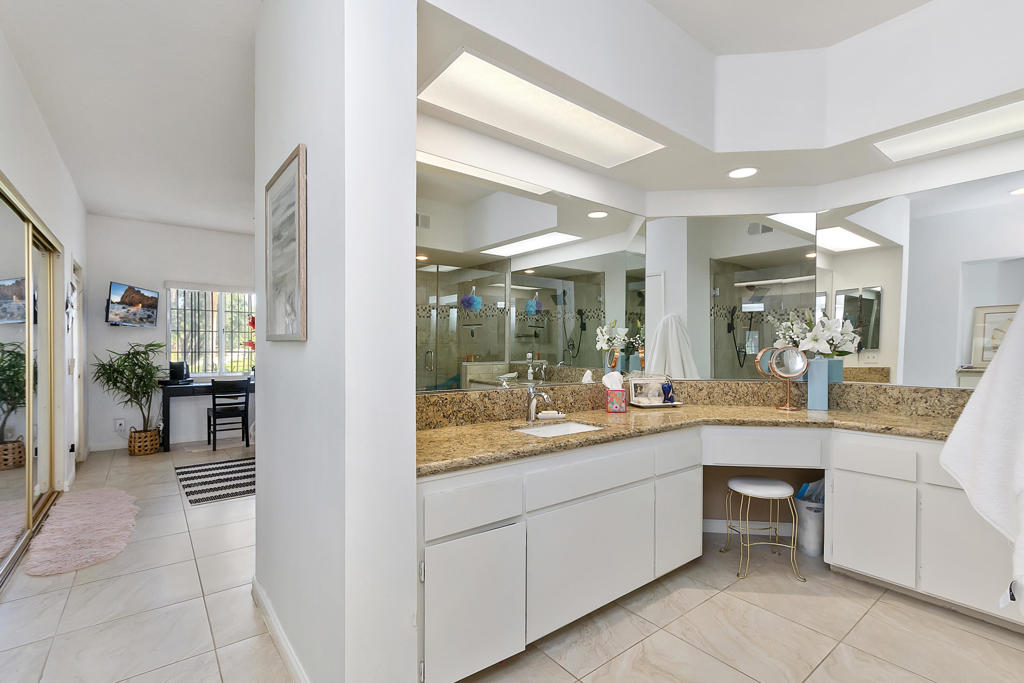 292 Vista Royale Circle W
