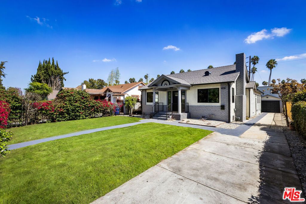 Photo of 4918 10th Avenue, Los Angeles, CA 90043 (MLS # 25619747)