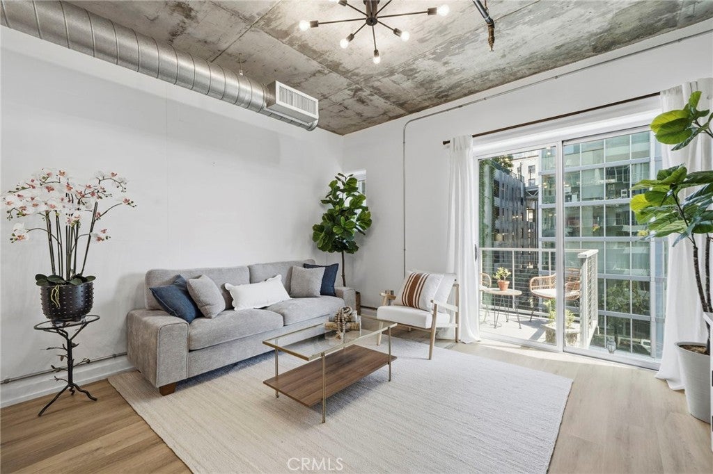 645 W 9th St ST 424, Los Angeles CA 90015