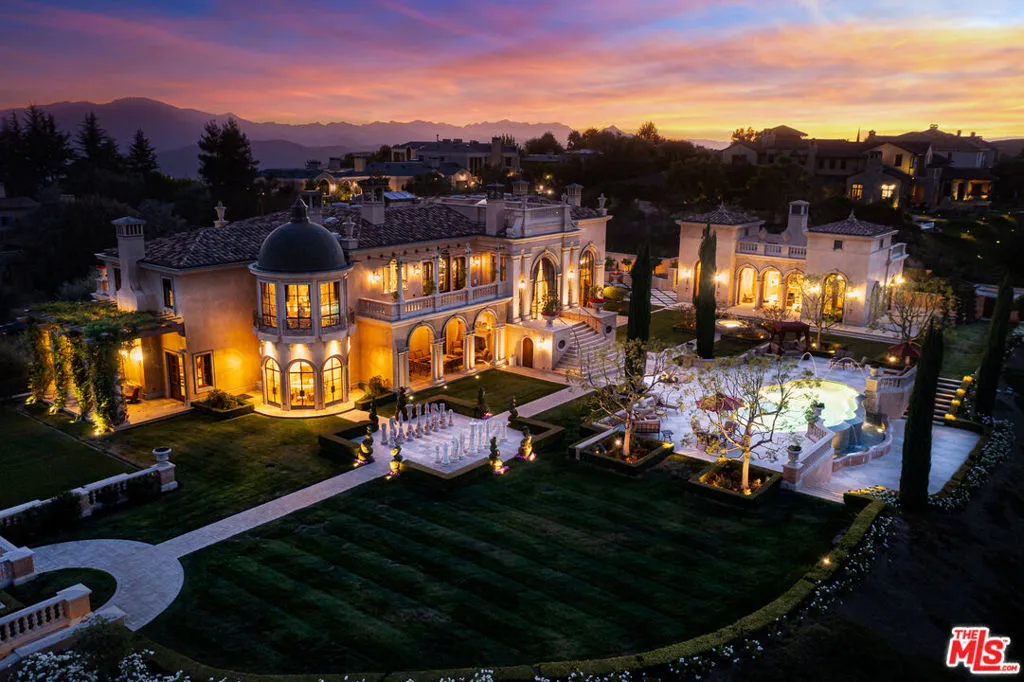 Calabasas, California 91302, United States, 7 Bedrooms Bedrooms, ,10 BathroomsBathrooms,Residential,Active,92764