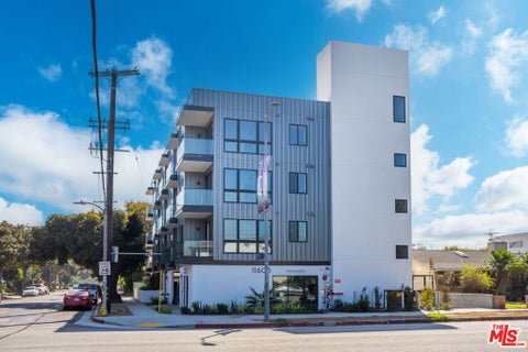 Photo of Los Angeles, CA 90064 (MLS # 26993899)