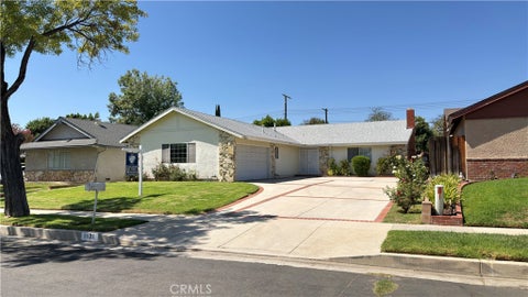 Photo of 9621 Jumilla AVE, Chatsworth, CA 91311 (MLS # SR26164041)