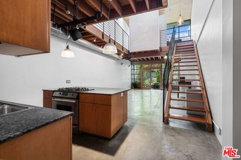 Photo of 1130 5th Avenue, Venice, CA 90291 (MLS # 26874289)