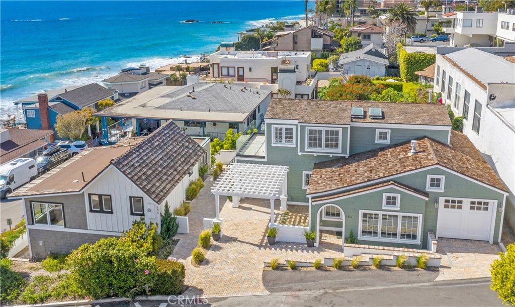 Photo of 156 Pearl Street, Laguna Beach, CA 92651 (MLS # LG26051374)