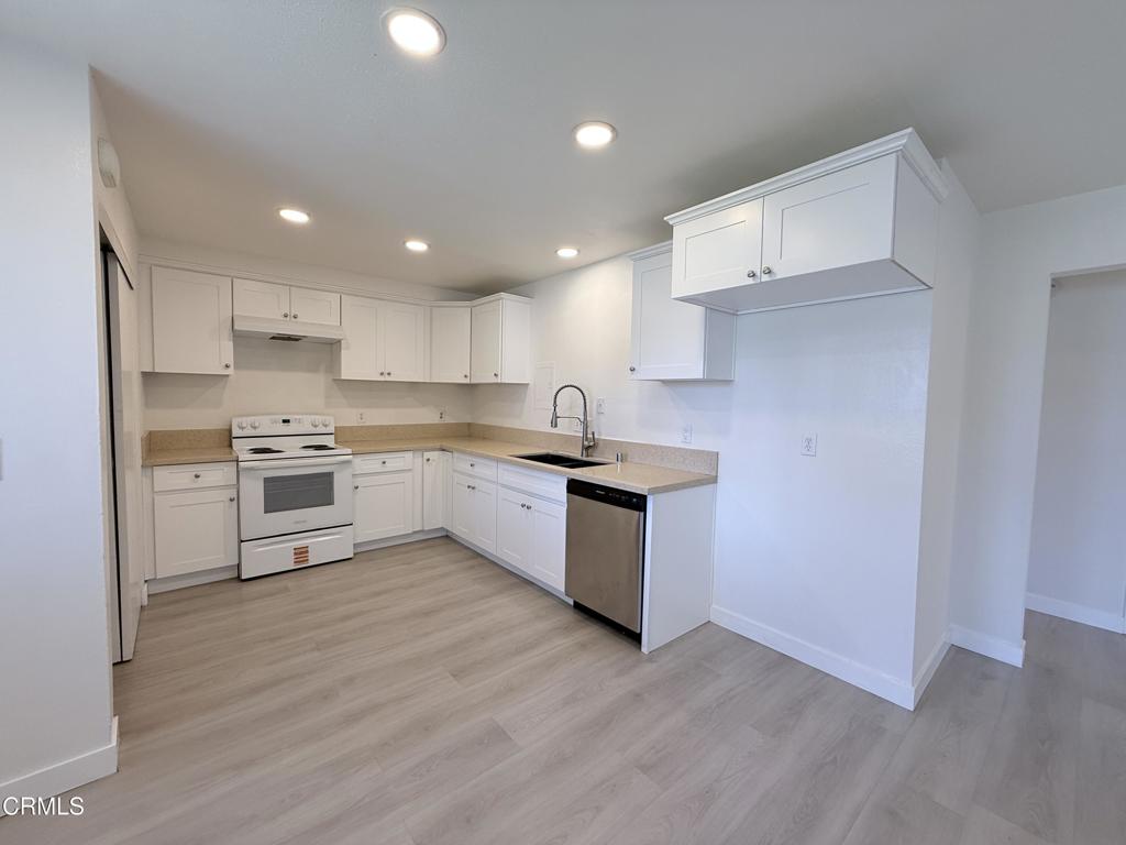 2654 Victoria Avenue