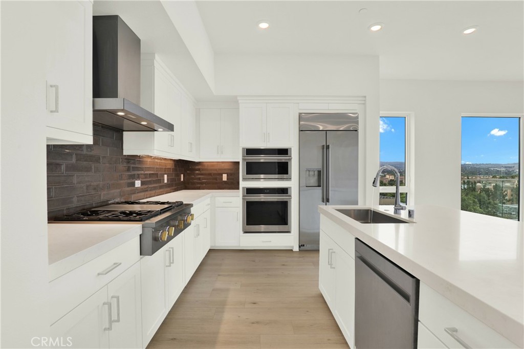 Properties 3 3715 Rivington