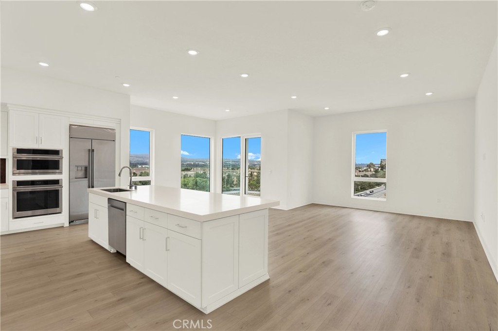 Properties 2 3715 Rivington