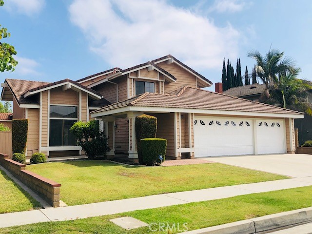 4 bedrooms, 3 baths & 3 cars garage. Clean and ready to move in. Walking distance to Heritage Park, Library and Cerritos High.
Rent includes garden services.
