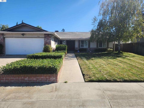 Photo of 7516 Dorchester Way Way, Stockton, CA 95207 (MLS # 41149783)
