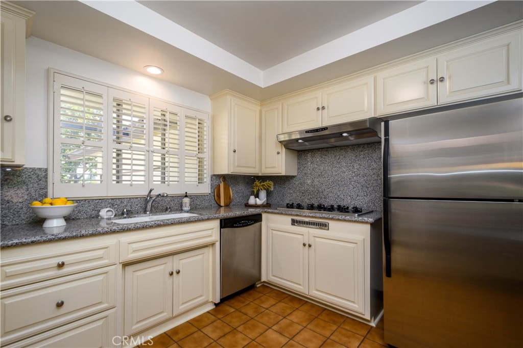 1421 Sierra Vista Drive