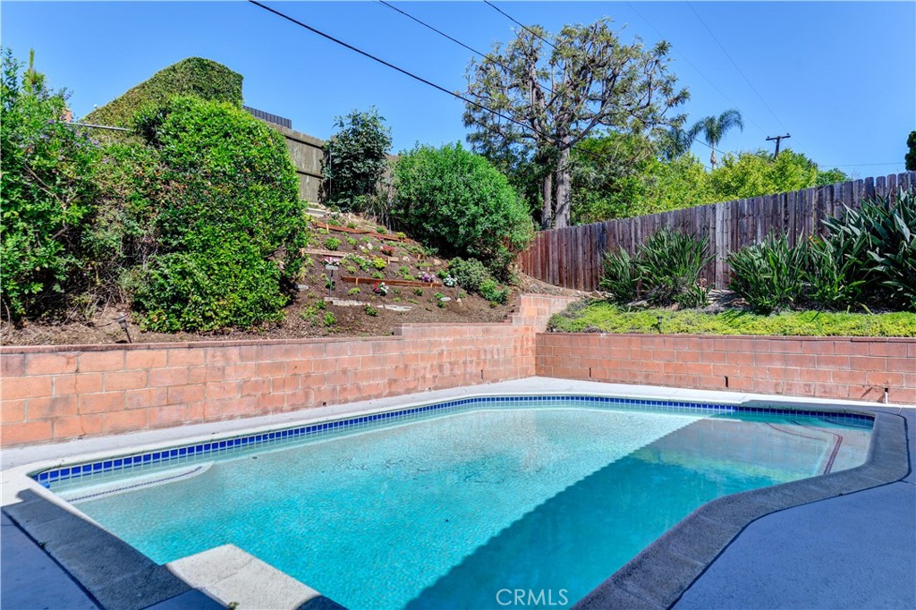 1421 Sierra Vista Drive