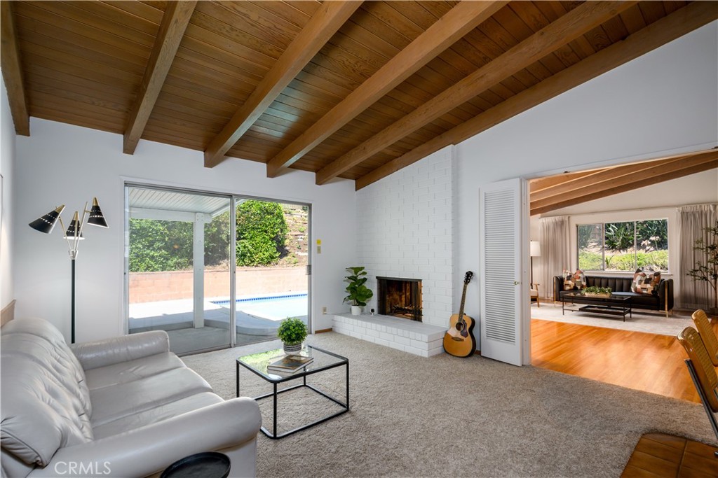 1421 Sierra Vista Drive