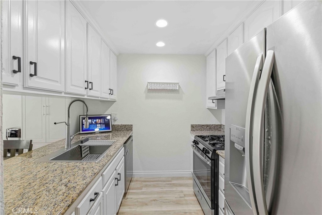 1124 S Clifpark C37P